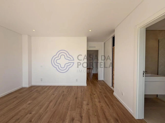 Moradia T3 para Venda em Montenegro Foto 32