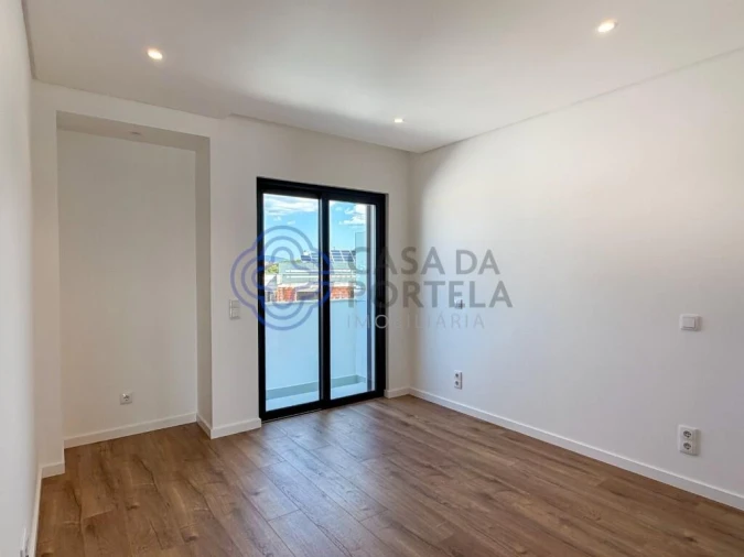 Moradia T3 para Venda em Montenegro Foto 30