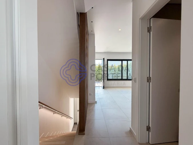 Moradia T3 para Venda em Montenegro Foto 24