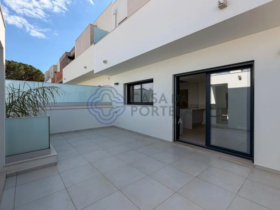 Moradia T3 para Venda em Montenegro Foto 16