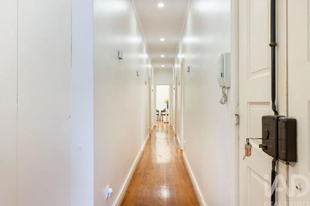 Apartamento T4 para Arrendamento em Avenidas Novas Foto 14