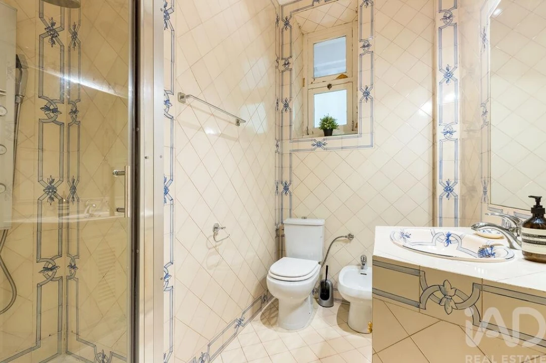 Apartamento T4 para Arrendamento em Avenidas Novas Foto 2