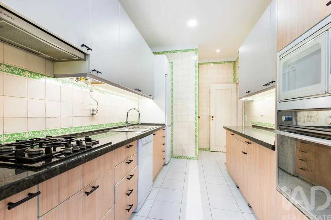 Apartamento T4 para Arrendamento em Avenidas Novas Foto 8