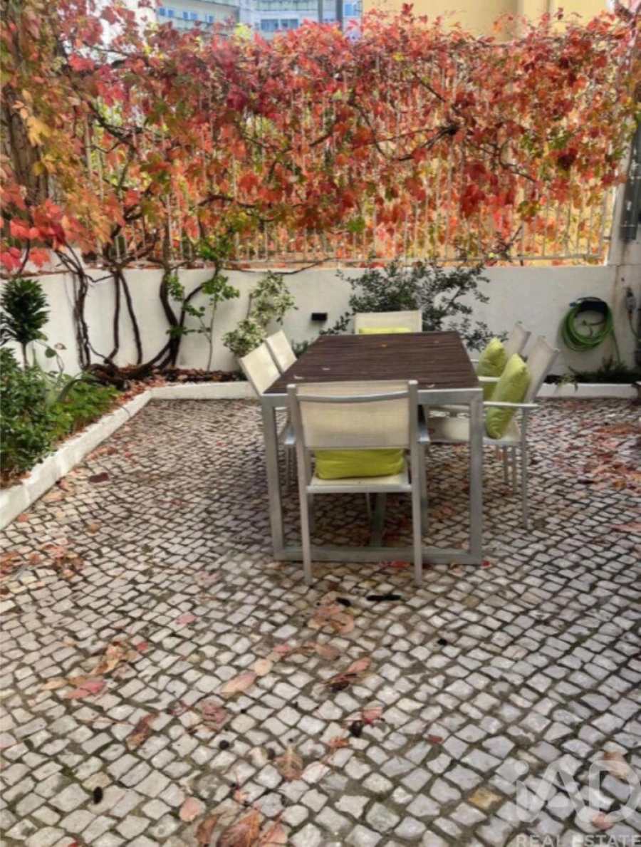 Apartamento T4 para Arrendamento em Avenidas Novas Foto 12