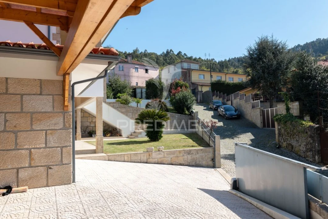 Moradia T4 para Venda em Adaufe Foto 5