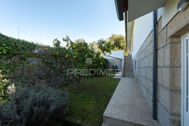 Moradia T4 para Venda em Adaufe Foto 7