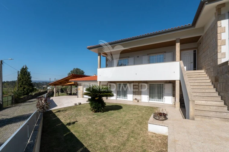 Moradia T4 para Venda em Adaufe Foto 2