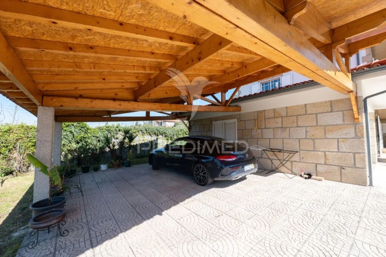 Moradia T4 para Venda em Adaufe Foto 4