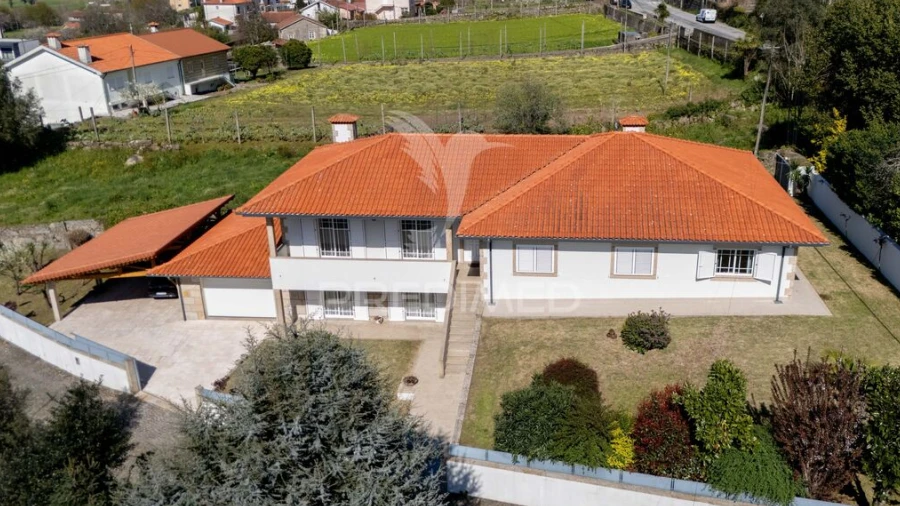 Moradia T4 para Venda em Adaufe