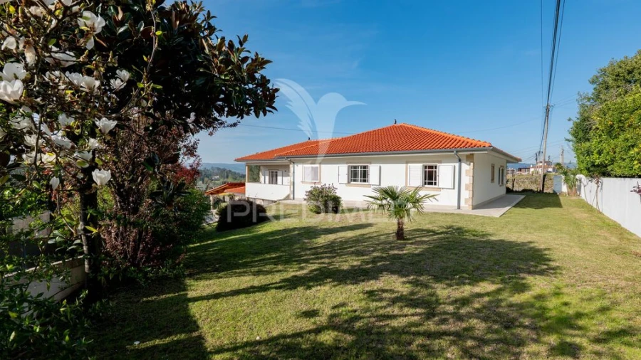 Moradia T4 para Venda em Adaufe