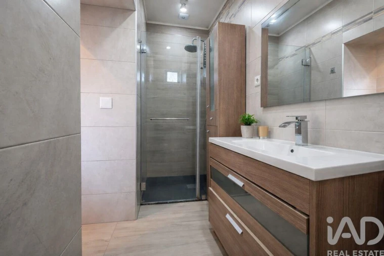 Apartamento para Venda em Vilar de Andorinho Foto 13