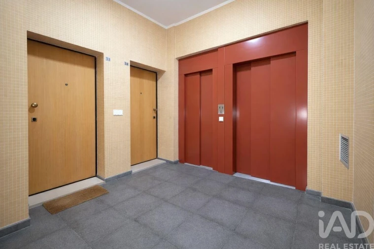 Apartamento para Venda em Vilar de Andorinho Foto 16