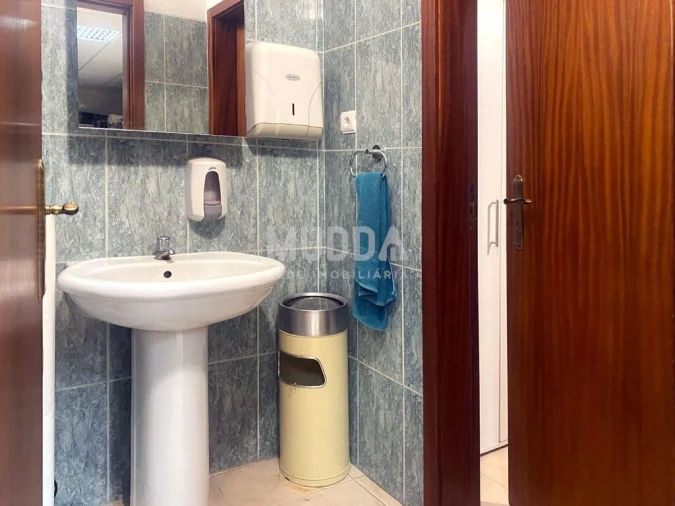 Loja para Venda em São João da Madeira Foto 9