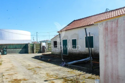 Moradia T1 para Venda em Charneca de Caparica e Sobreda