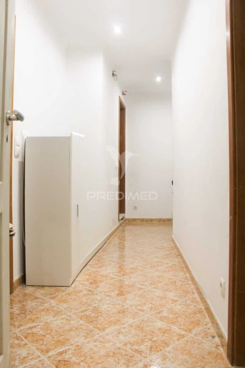 Moradia T1 para Venda em Charneca de Caparica e Sobreda