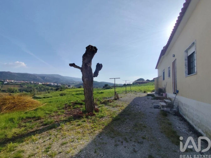 Moradia T4 para Venda em Lamas e Cercal