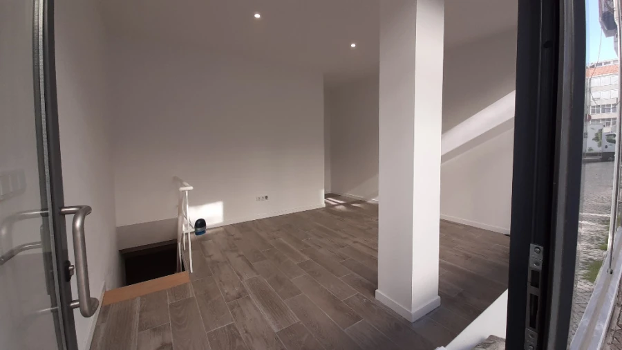 Loja para Venda em Campo de Ourique Foto 2