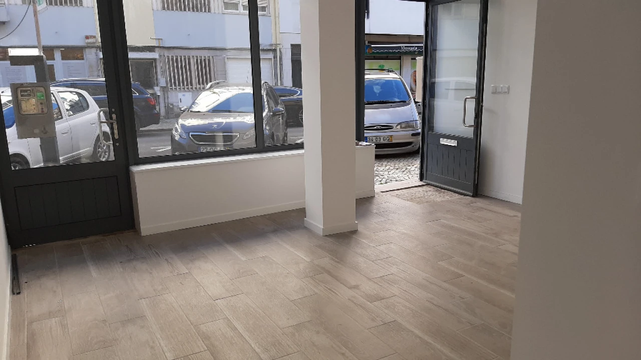 Loja para Venda em Campo de Ourique Foto 4