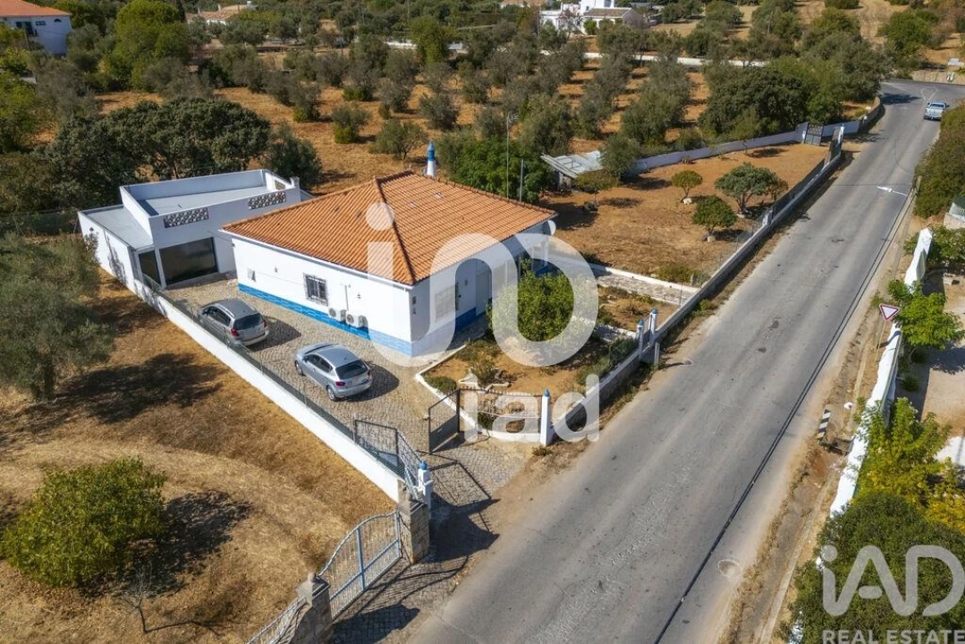 Moradia T3 para Venda em São Brás de Alportel Foto 2