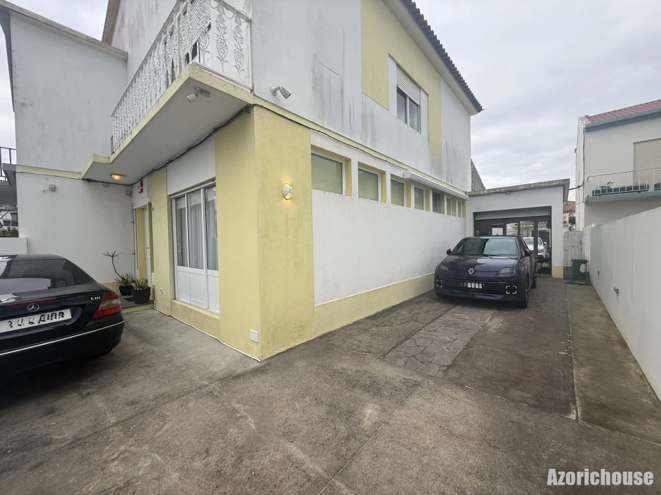 Moradia T4 para Venda em Ponta Delgada (São Pedro) Foto 19