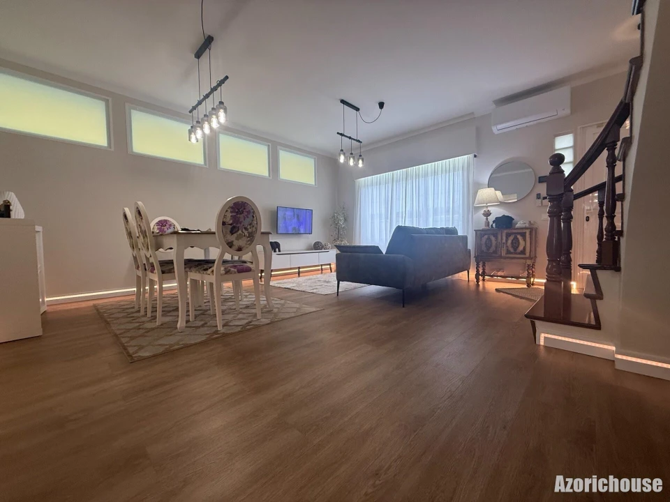 Moradia T4 para Venda em Ponta Delgada (São Pedro) Foto 1