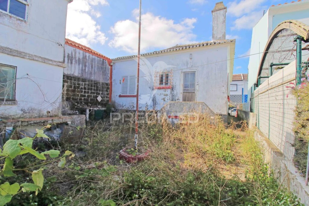 Moradia T2 para Venda em Praia da Vitoria (Santa Cruz) Foto 16