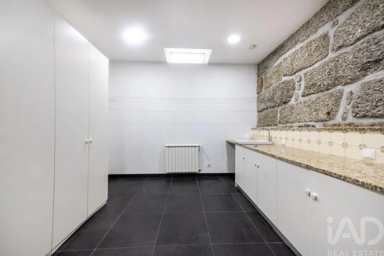 Moradia T4 para Venda em Oliveira, São Paio e São Sebastião Foto 25