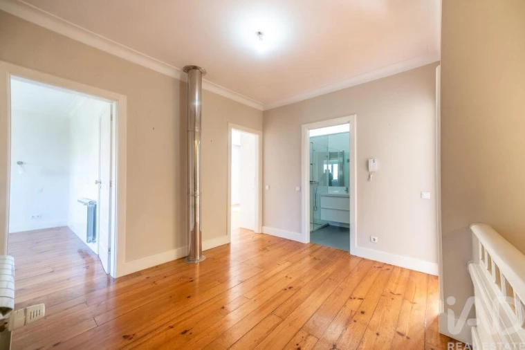 Moradia T4 para Venda em Oliveira, São Paio e São Sebastião Foto 10