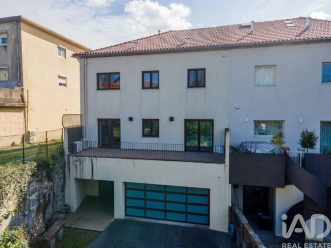 Moradia T4 para Venda em Oliveira, São Paio e São Sebastião Foto 32