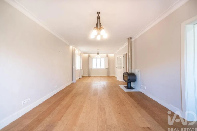 Moradia T4 para Venda em Oliveira, São Paio e São Sebastião Foto 2