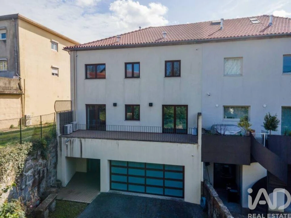 Moradia T4 para Venda em Oliveira, São Paio e São Sebastião Foto 32