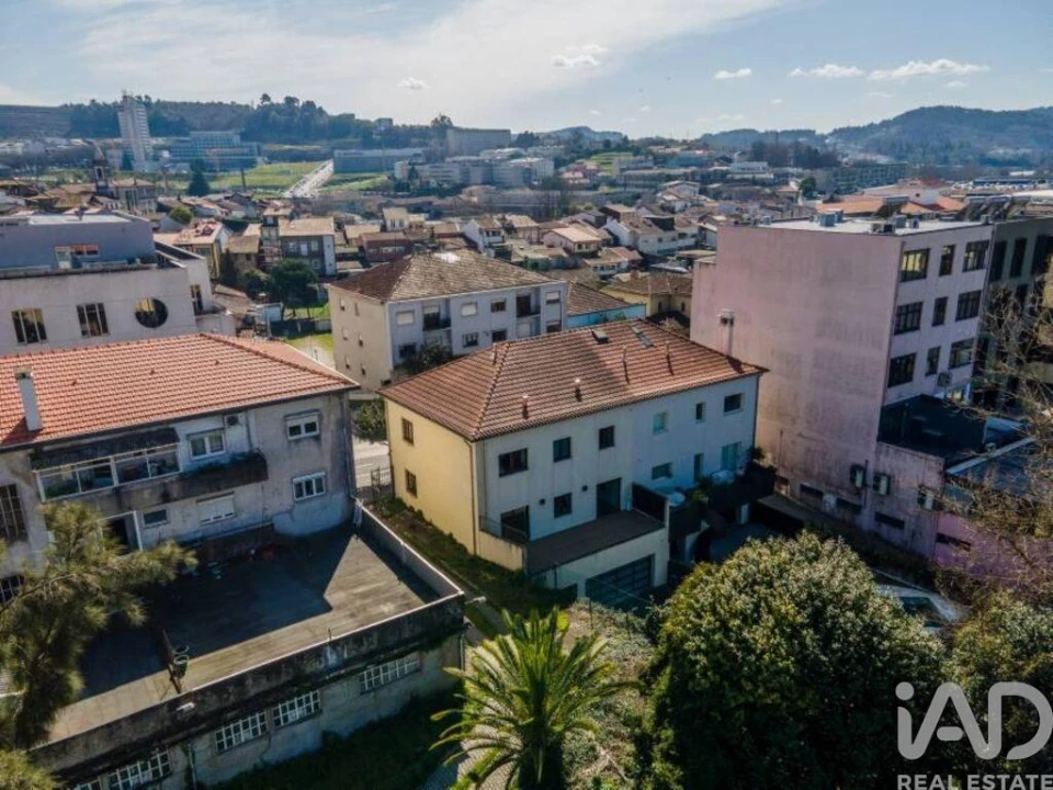 Moradia T4 para Venda em Oliveira, São Paio e São Sebastião Foto 33