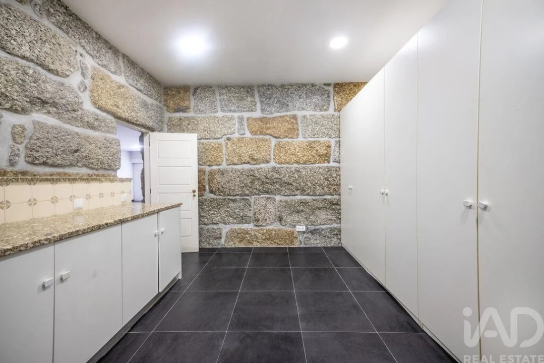 Moradia T4 para Venda em Oliveira, São Paio e São Sebastião Foto 26