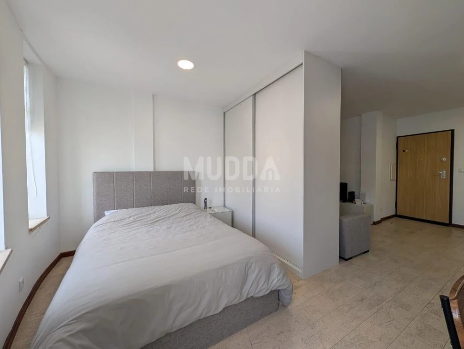 Apartamento para Venda em Sé, Santa Maria e Meixedo Foto 4