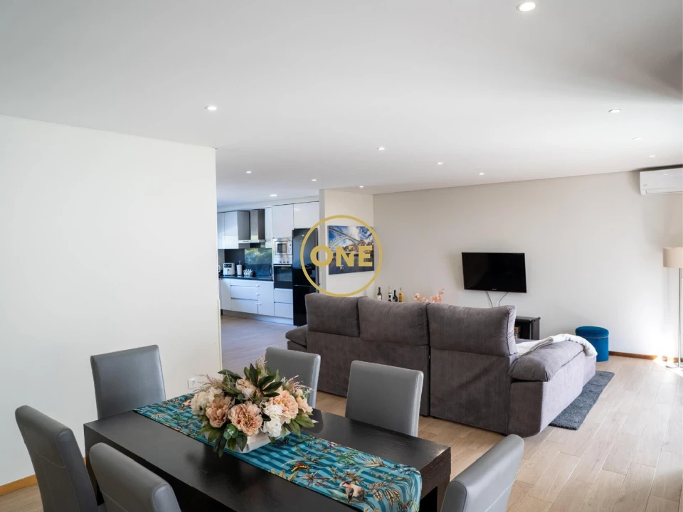 Moradia T3 para Venda em Carreira e Fonte Coberta Foto 4