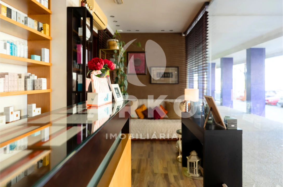 Loja para Venda em Santo Tirso, Couto (Santa Cristina e São Miguel) e Burgães Foto 3