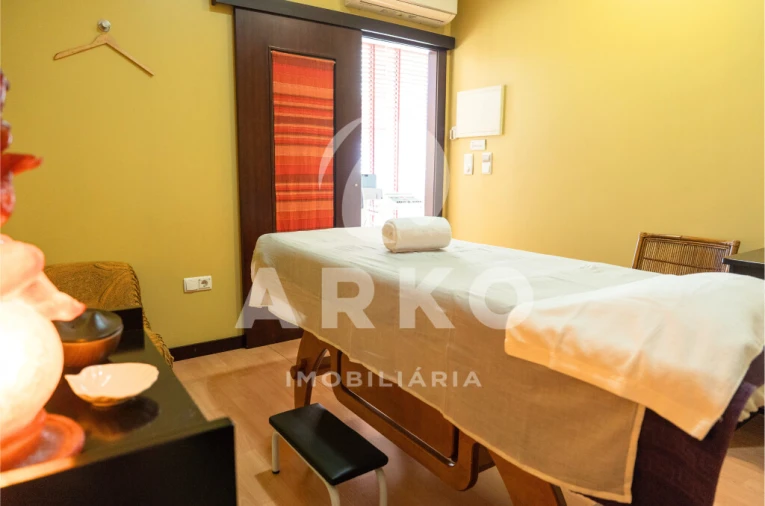 Loja para Venda em Santo Tirso, Couto (Santa Cristina e São Miguel) e Burgães Foto 11