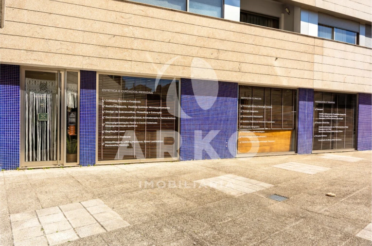Loja para Venda em Santo Tirso, Couto (Santa Cristina e São Miguel) e Burgães Foto 35