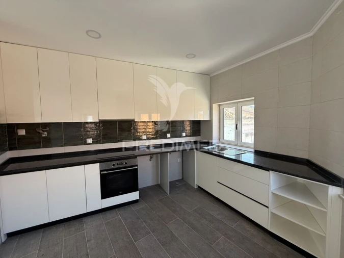 Apartamento T2 para Venda em Alcanena e Vila Moreira