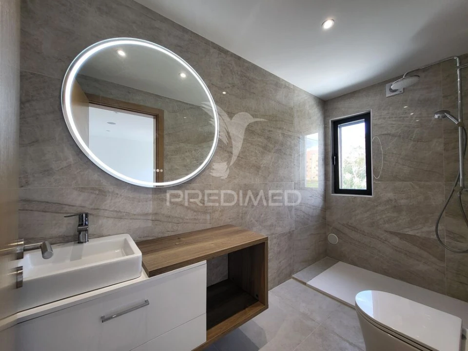 Apartamento T4 para Venda em Portimão Foto 18