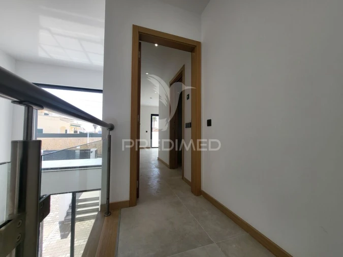 Apartamento T4 para Venda em Portimão Foto 7