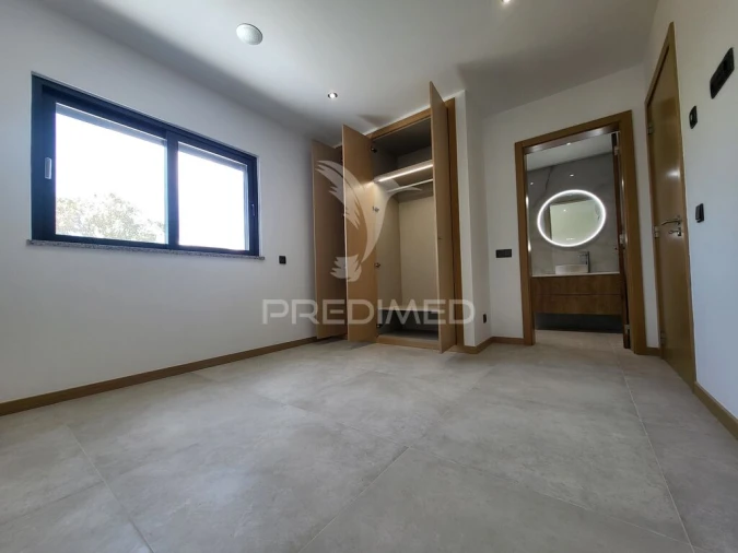 Apartamento T4 para Venda em Portimão Foto 14