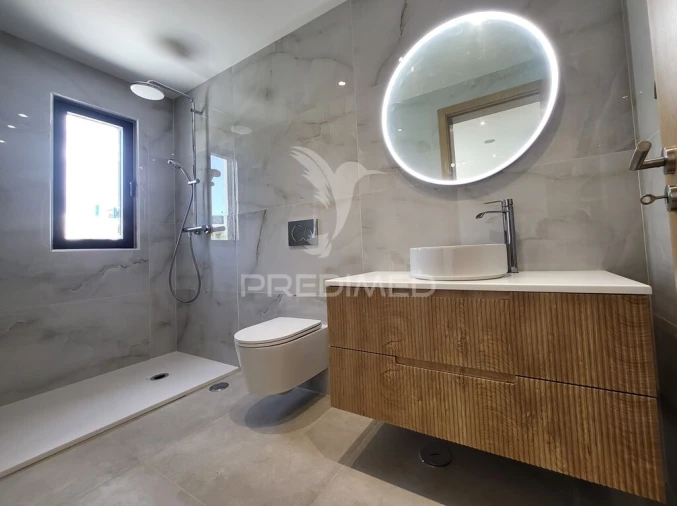 Apartamento T4 para Venda em Portimão Foto 15