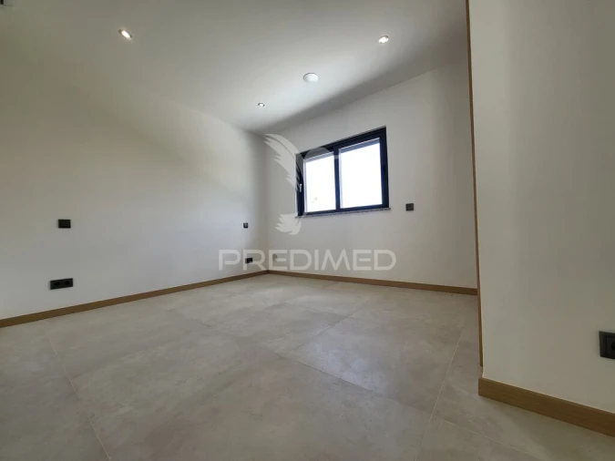 Apartamento T4 para Venda em Portimão Foto 13