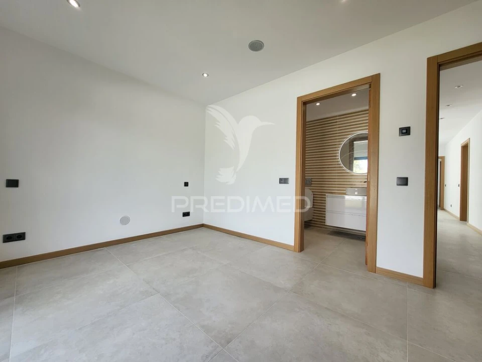 Apartamento T4 para Venda em Portimão Foto 20