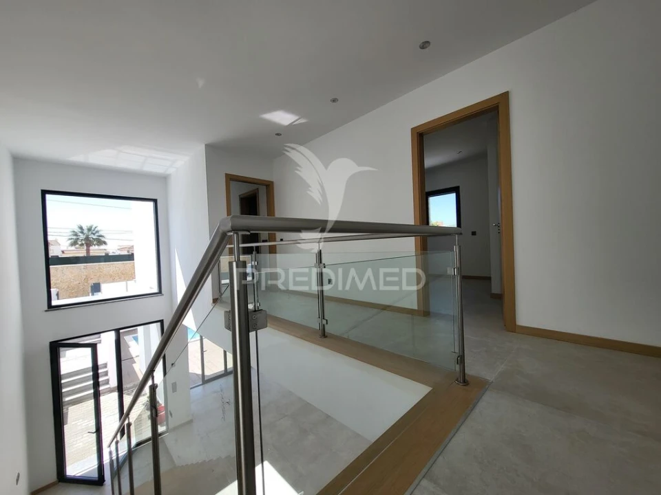 Apartamento T4 para Venda em Portimão Foto 6