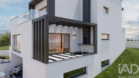 Moradia T4 para Venda em Santa Catarina da Serra e Chainça