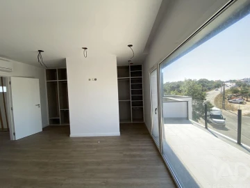 Moradia T4 para Venda em Santa Catarina da Serra e Chainça