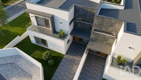 Moradia T4 para Venda em Santa Catarina da Serra e Chainça