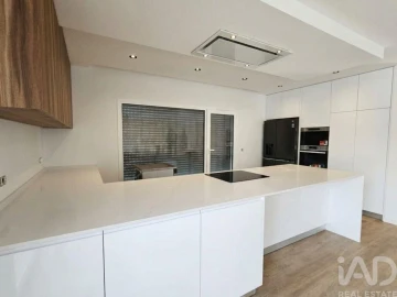 Moradia T4 para Venda em Santa Catarina da Serra e Chainça